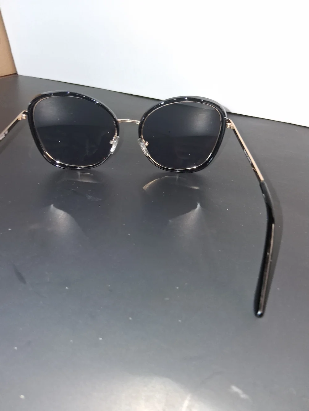 Classic Black Round Women's Sunglasses